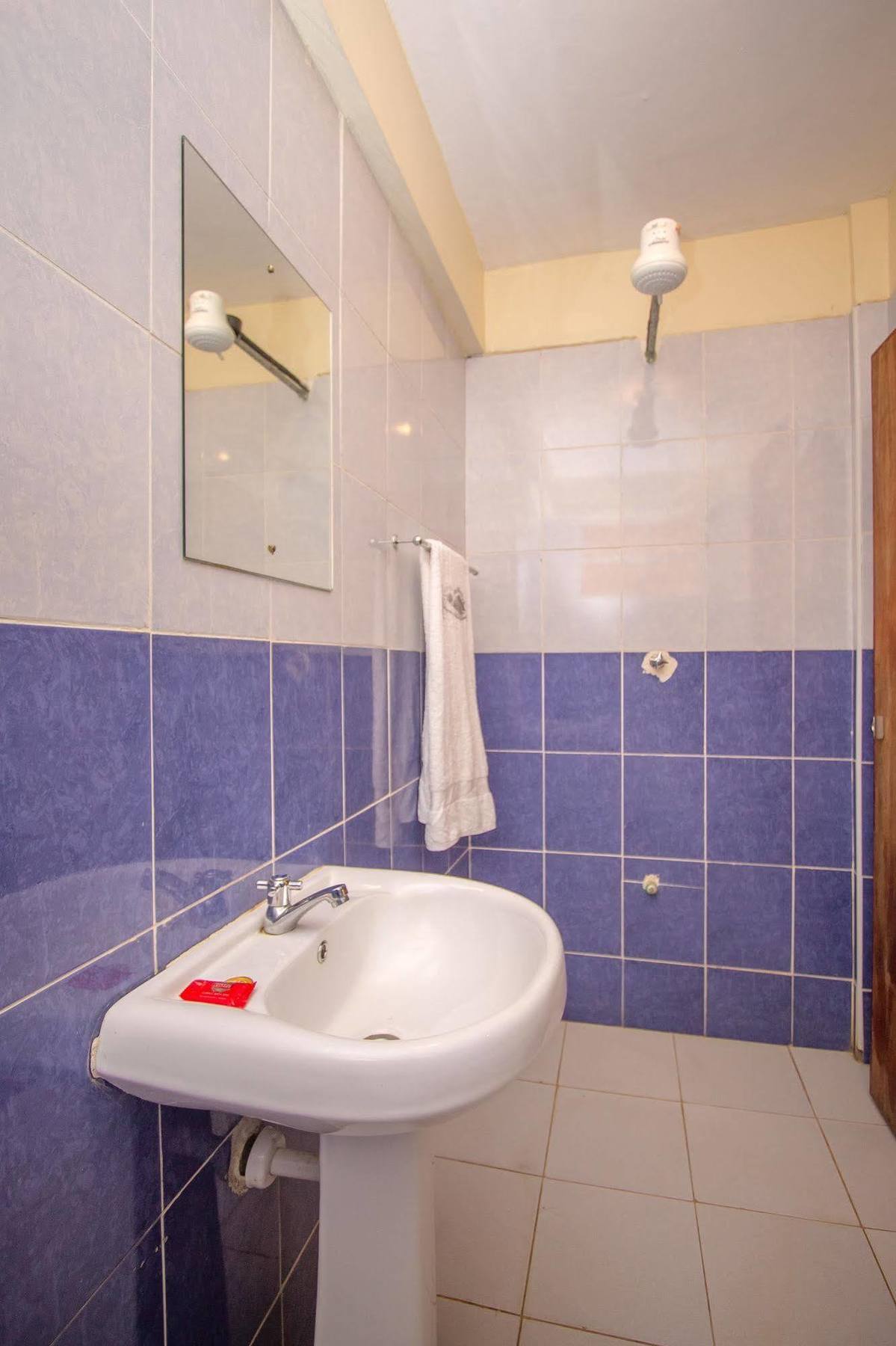 Sun Guest House ニエリ エクステリア 写真